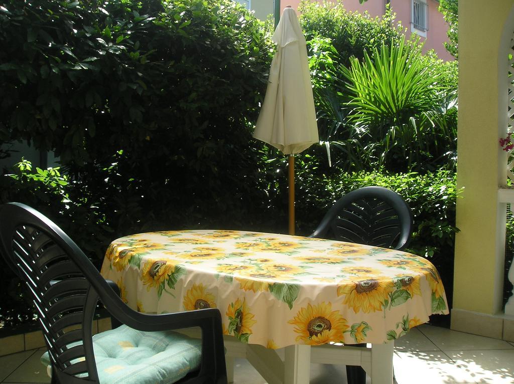 Family Apartments Ankica Crikvenica Exterior photo